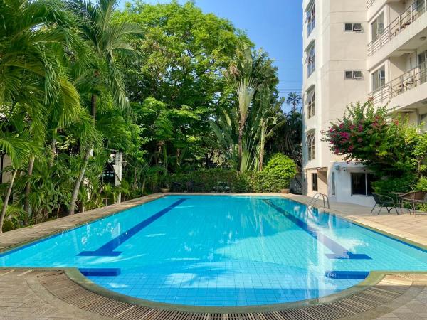 På billedet ses objektet ศรีย่าน เรสซิเดนซ์ Sriyan Residence beliggende i byen Dusit.