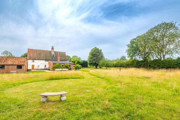 A la foto es mostra l'objecte Cutbush Farm House situat a la ciutat de Hingham.