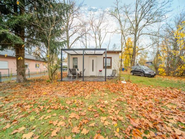 På billedet ses objektet Mahlow Garden Retreat beliggende i byen Mahlow.