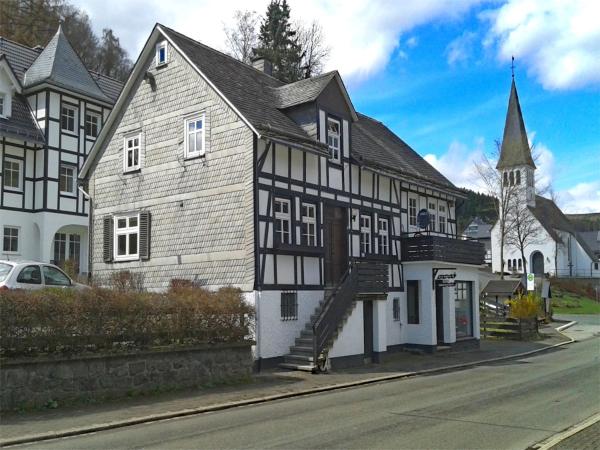 Großzügige Villa In Olsberg-elpe - Schmallenberg