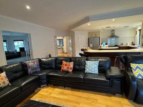 A la foto es mostra l'objecte Coastal Retreat - Secret Harbour situat a la ciutat de Keysbrook.