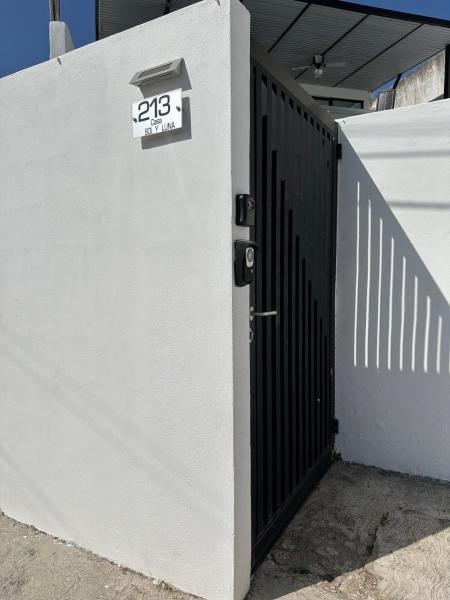 A la foto es mostra l'objecte Casa Sol y Luna situat a la ciutat de Xcumpich.