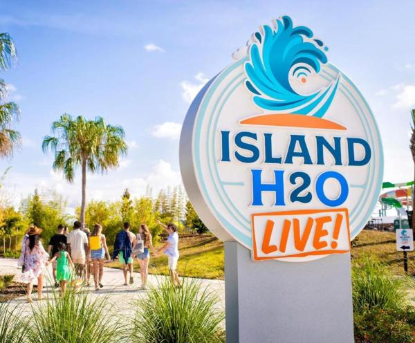 Sun Filled Villa Near Disney With Margaritaville Resort & Island H20 Access - 8119cp - Four Corners, FL