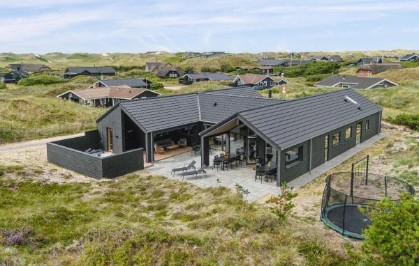 På billedet ses objektet Cozy Home In Ringkøbing With Sauna beliggende i byen Ringkøbing.