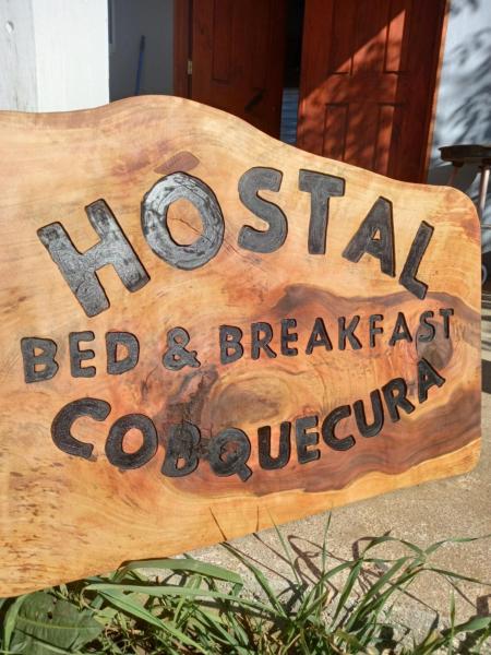 La photo montre l'objet Hostal Cobquecura Bed & Breakfast situé dans la ville de Cobquecura.