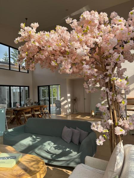 Auf dem Foto ist das Objekt Experience Elements CherryBlossoms, Pool,SunRoom in der Stadt Silang zu sehen.
