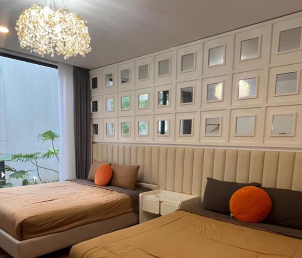 A la foto es mostra l'objecte Aimo Villa situat a la ciutat de Ciburial.