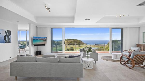 Amazing Views, Luxury Apartment, Easy Walk To Terrigal Village - Terrigal