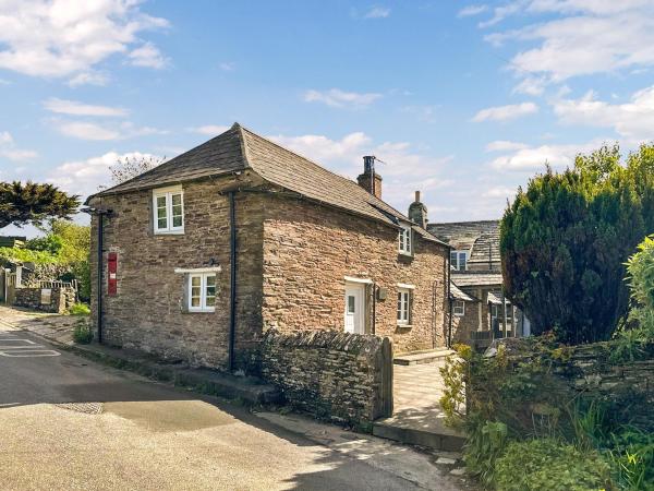 Nella foto è visibile l'oggetto Pillar Box Cottage situato nella città di Tintagel.