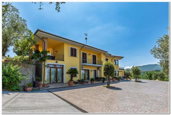På billedet ses objektet Casa Acquabianca beliggende i byen Viterbo.