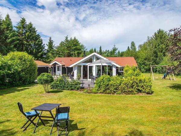 Nella foto è visibile l'oggetto 6 person holiday home in Højslev-By Traum situato nella città di Højslev.