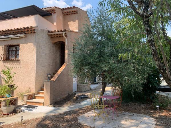 Nella foto è visibile l'oggetto Chez Pierre situato nella città di Le Val.