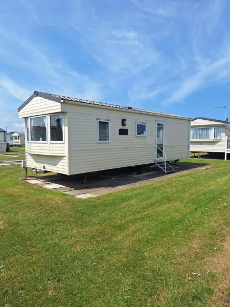 Foto 1: Caravan at the seaside