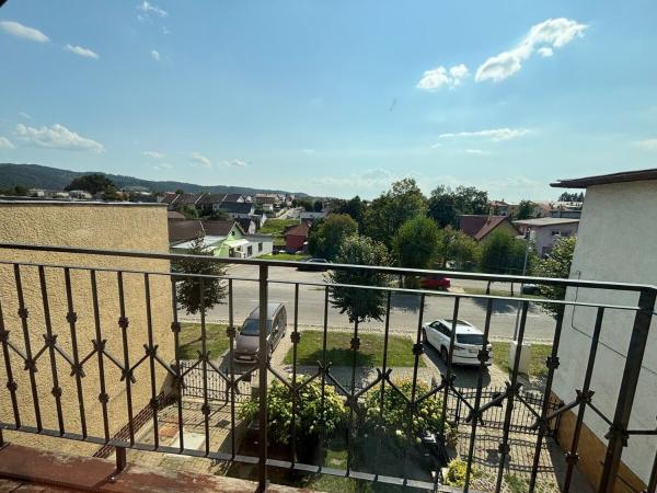 Auf dem Foto ist das Objekt SUNNY Apartmán in der Stadt Slovenská Ves zu sehen.