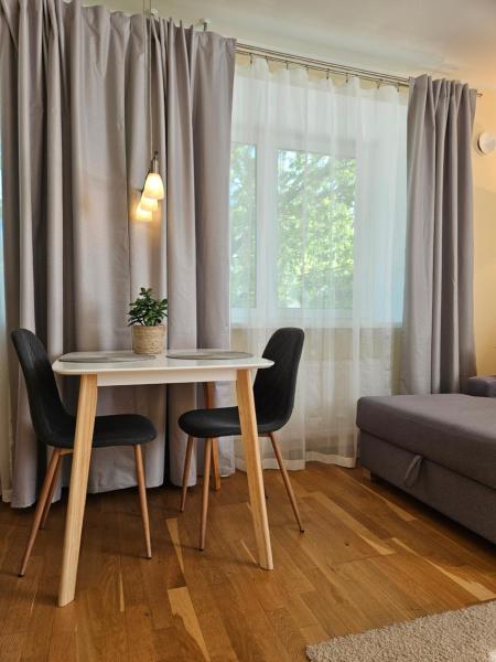 Nella foto è visibile l'oggetto Bright Central Studio, Free Parking, Ltd Avail situato nella città di Pärnu.