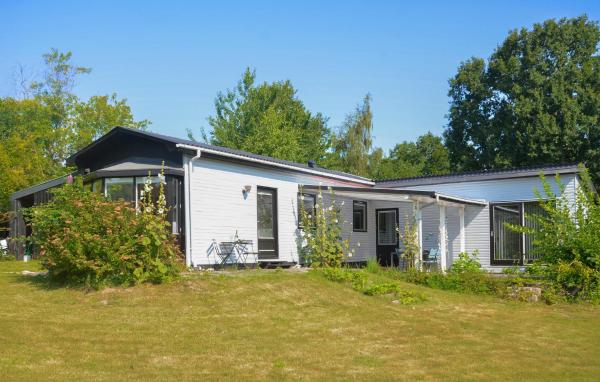 Nella foto è visibile l'oggetto Awesome Home In Mesinge With Wifi situato nella città di Mesinge.