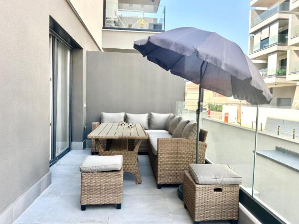 Sofi - Modern With Private Garage - Solin