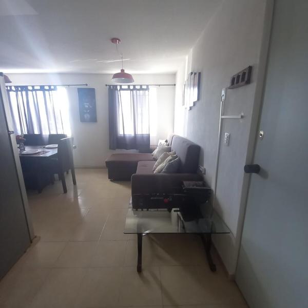 Auf dem Foto ist das Objekt Departamento hermo, cerca del aeropuerto in der Stadt El Coyote zu sehen.