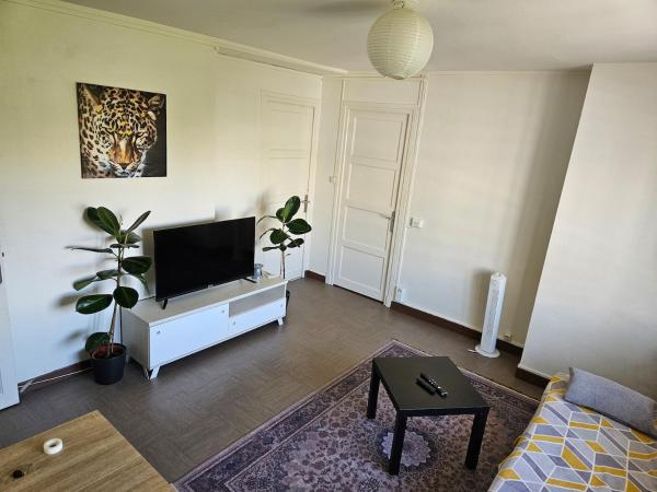 A la foto es mostra l'objecte Superbe T2 - lyon 8 Laennec situat a la ciutat de Monplaisir.