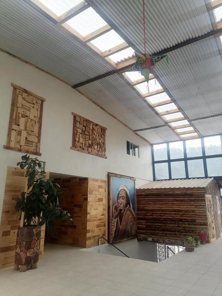 A la foto es mostra l'objecte Rimusa Inn situat a la ciutat de Creel.