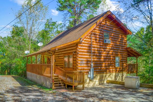 Firefly Dream - Smoky Escape Getaway, Theater, Firepit & Pool Table - Sevierville, TN
