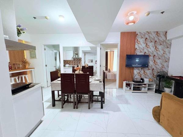 Azure resort Paranaque deluxe 8 plus 2toddler free, Manila