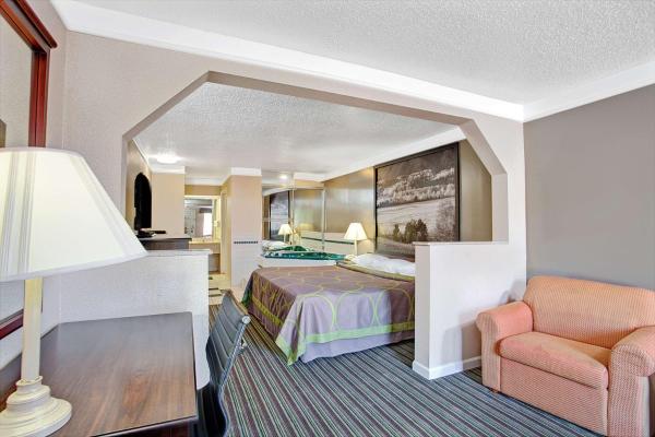 Kuva 3: Super 8 by Wyndham Knoxville East