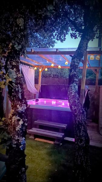 A la foto es mostra l'objecte La Rose des Vents Chambres d'hôtes & Spa situat a la ciutat de Néoules.