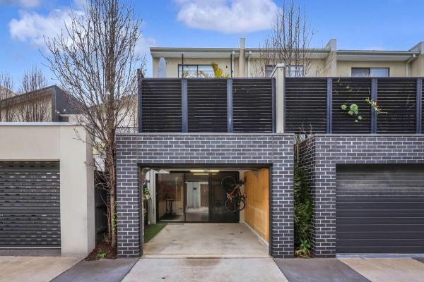 På billedet ses objektet 3BR Family Home - Urban West Footscray Haven beliggende i byen Seddon.