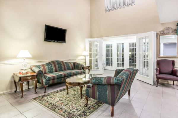 Foto 2: Super 8 by Wyndham Clinton