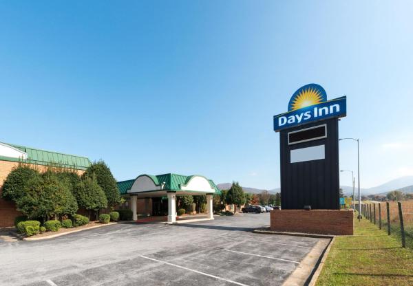 写真にはルーレイ市にあるDays Inn by Wyndham Luray Shenandoahが写っています。