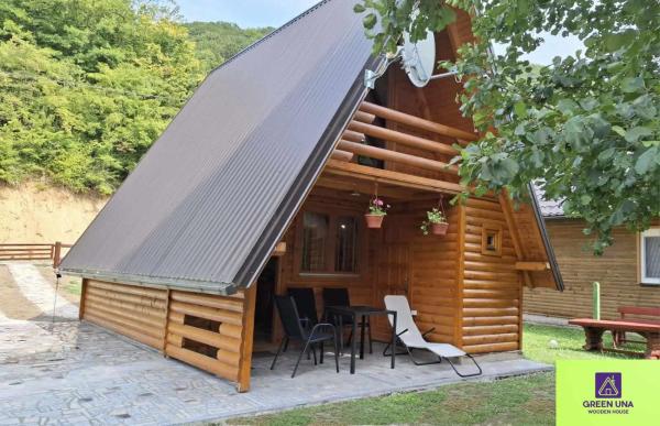 La photo montre l'objet Green Una Wooden House situé dans la ville de Kulen Vakuf.