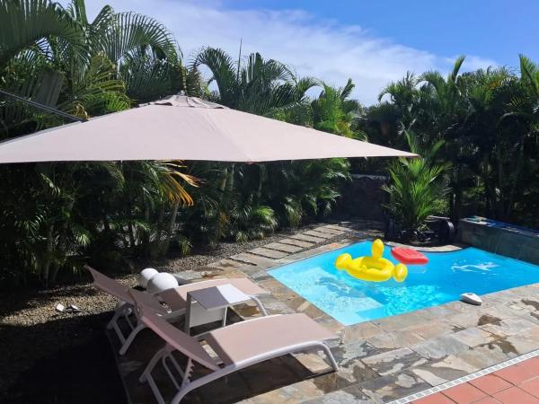 Na fotografii je vidět objekt Appartement cosy avec piscine au François nacházející se ve městě Beauregard.