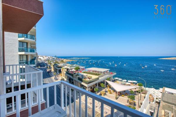 A la foto es mostra l'objecte Sun, Sea & Comfort, Qawra Suites with Stunning Views by 360 Estates situat a la ciutat de Salina.