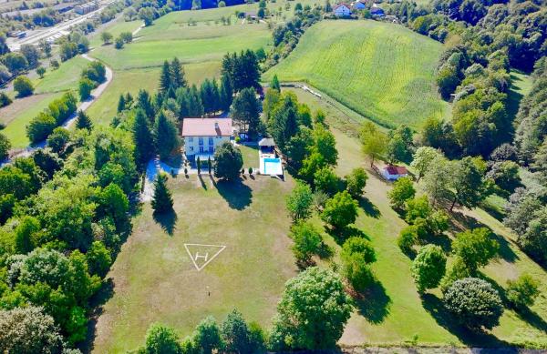 A la foto es mostra l'objecte Karavla Private Villa situat a la ciutat de Ceršak.