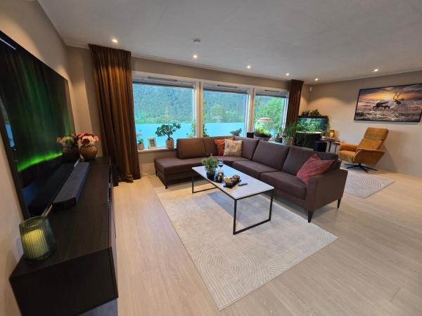 Modern Luxury Villa- Free Parking - Tromsø