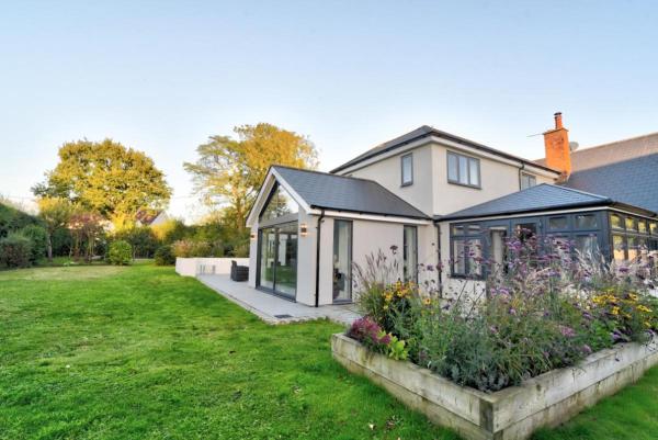 A la foto es mostra l'objecte Stunning large house in Green Dunmow situat a la ciutat de Stebbing.