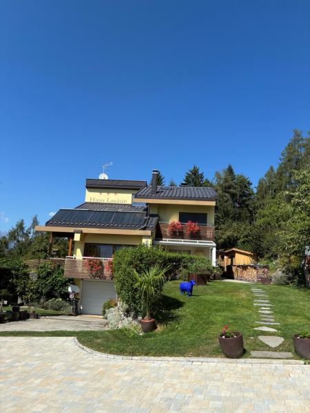 Nella foto è visibile l'oggetto Haus Lasaun situato nella città di Bressanone.