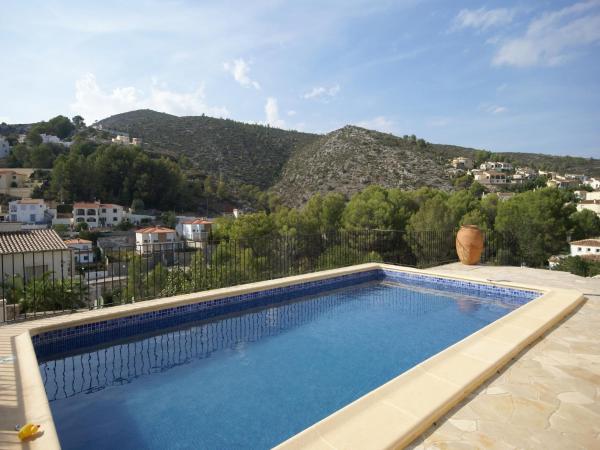 Na zdjęciu widoczny jest obiekt Holiday Home Alcalalí with Pool and Valley View położony w mieście Alcalalí.