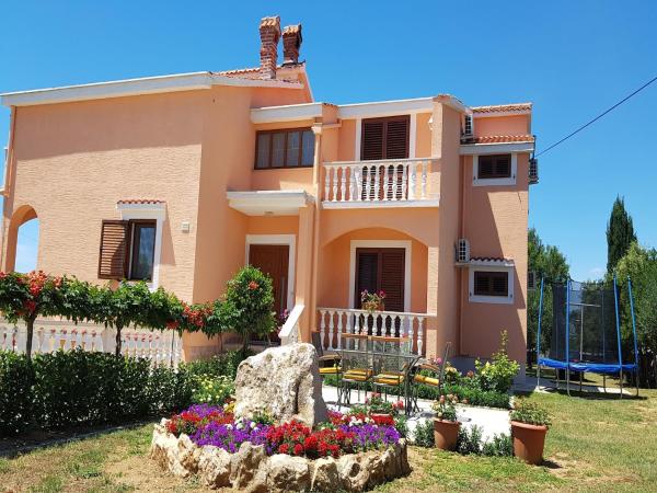 En la foto se muestra el objeto Apartment in Vrsi near the Sea ubicado en la ciudad de Vrsi.