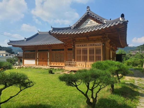 Auf dem Foto ist das Objekt Jeonju Spring Hanok Private Pension in der Stadt Andŏng-ni zu sehen.