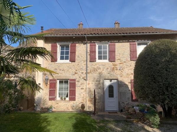 A la foto es mostra l'objecte MAISON DE VILLE à Saint-Junien situat a la ciutat de Saint-Junien.