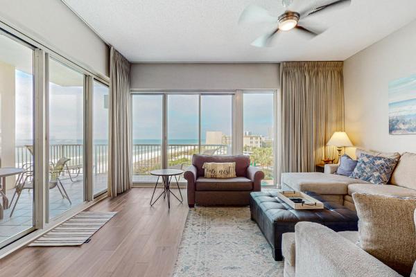 A la foto es mostra l'objecte Crescent 404 situat a la ciutat de Destin.