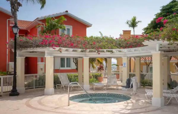 1 Bedroom, Sofa Bed & Full Kitchen @ Las Casitas