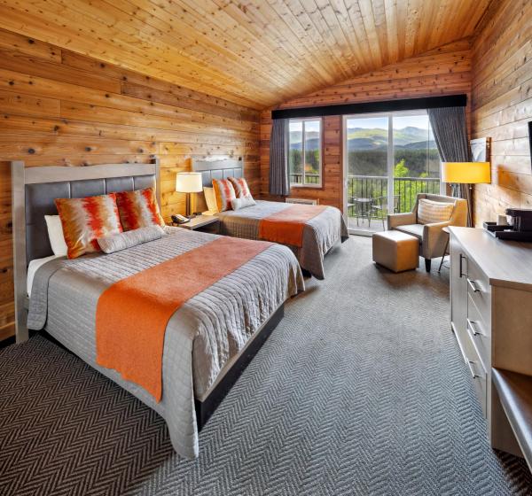 Na fotografii je vidět objekt Denali Bluffs Hotel nacházející se ve městě McKinley Park.