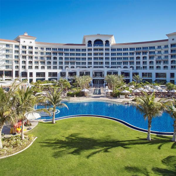 På billedet ses objektet Waldorf Astoria Dubai Palm Jumeirah beliggende i byen Dubai.