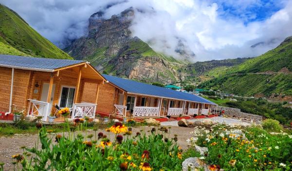 A la foto es mostra l'objecte Badri Resort Mana, Badrinath situat a la ciutat de Badrīnāth.