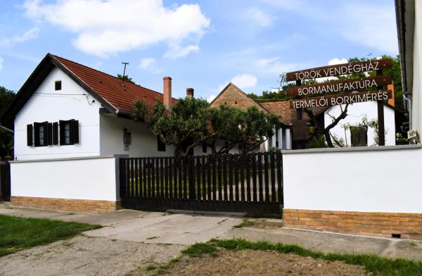 The photo shows the Villány Outback located in the city of Belvárdgyula.