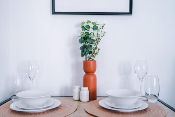 Foto 5: Studio Flat by Brookland Stays Serviced Accommodation Short Lets Birmingham with Free WiFi