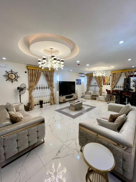 På billedet ses objektet Joseph's Crown Residences beliggende i byen Abuja.